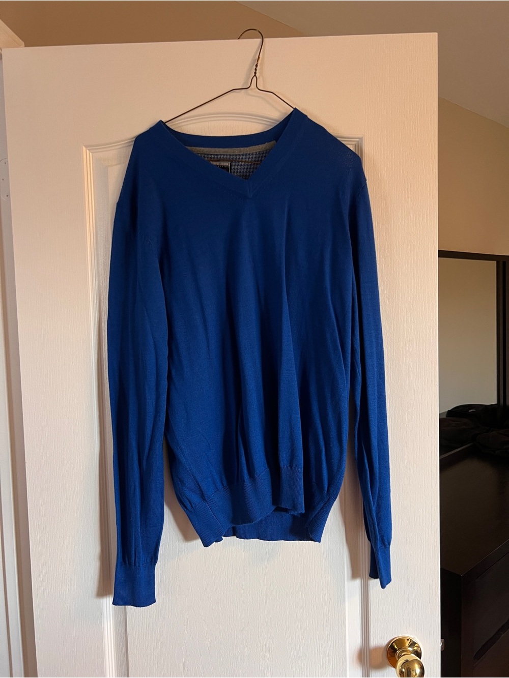 Point Zero Men's V-Neck Sweater in Royal Blue